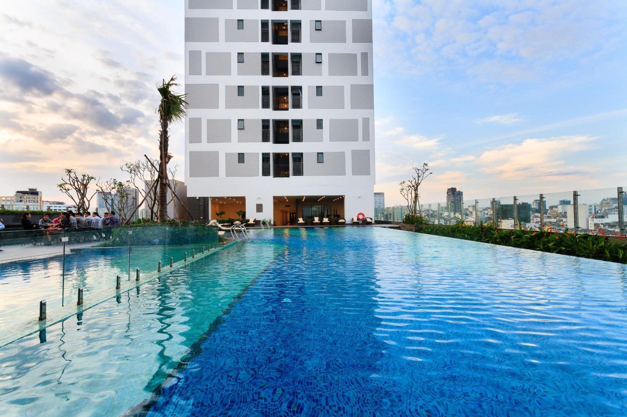 Yo'S Homes Rivergate Apartment Infinity Pool Near District 1 Ho Chi Minh City Exterior photo